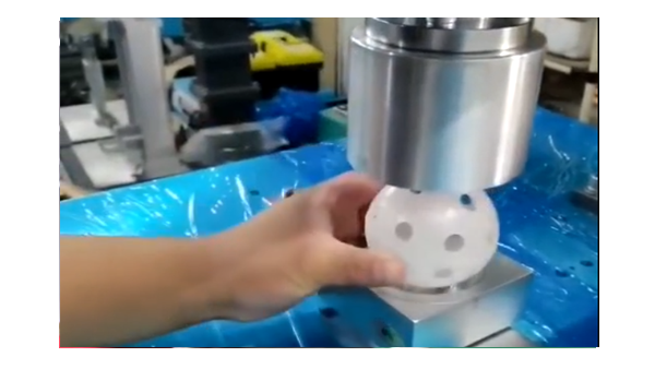 灵科超声波-球状玩具焊接
