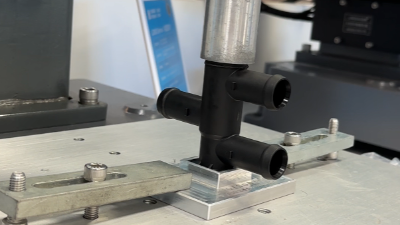 <i style='color:red'>三通水阀阀体焊接</i>