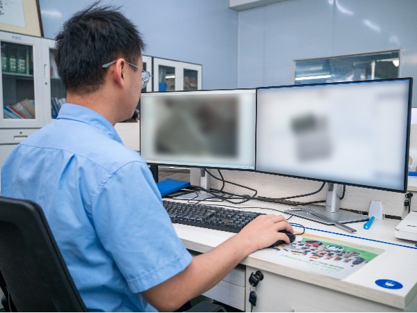 <i style='color:red'>高频感应焊接机</i>：高效连接技术利器