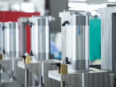 超声波焊接机超声波输出频率波动咋解决？精准诊断与高效修复来支招