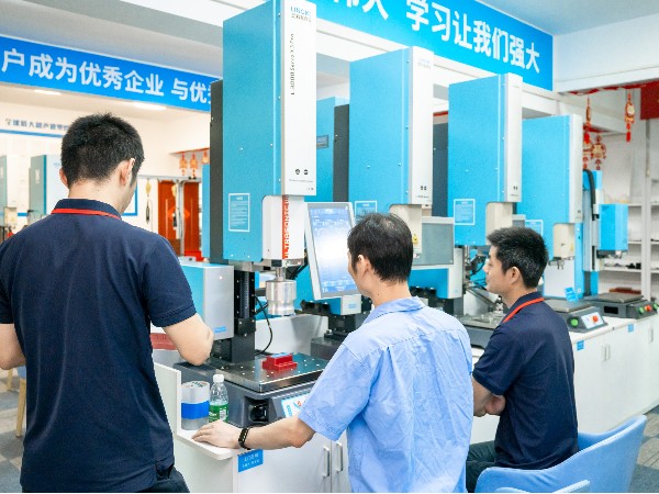 从汽车到航天：<i style='color:red'>红外线焊接</i>的五大行业解决方案与典型应用