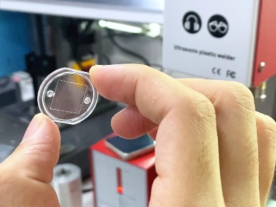 灵科超声波-<i style='color:red'>亚克力载玻片焊接</i>