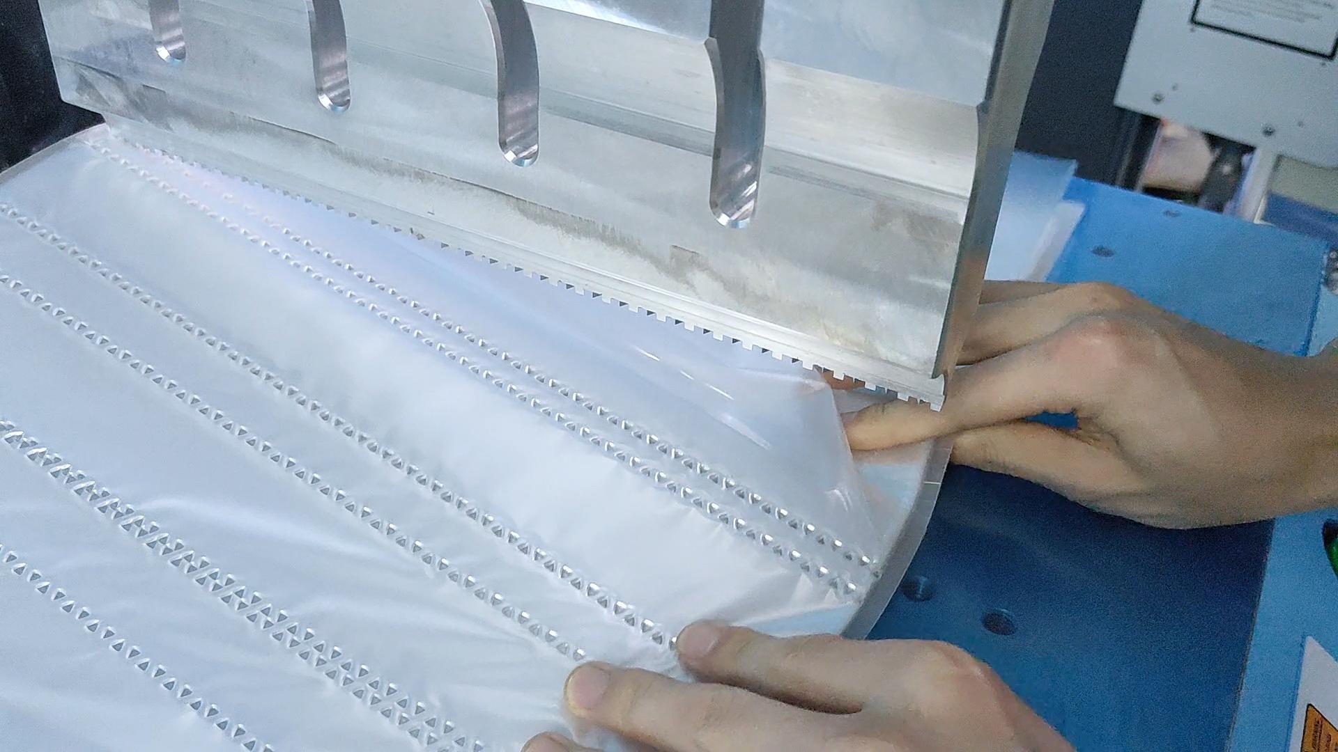 <i style='color:red'>pvc文件袋焊接</i>