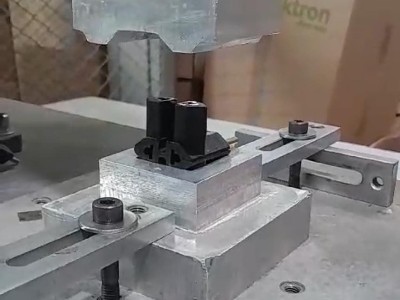 灵科超声波-<i style='color:red'>电器插头焊接</i>