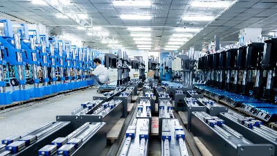 广州荔湾制造业的“无声革命”：当<i style='color:red'>灵科超声波焊接机</i>成为市场新宠