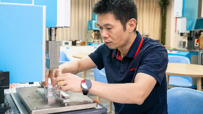 灵科<i style='color:red'>超声波焊接变压器</i>：高效连接的革新工艺