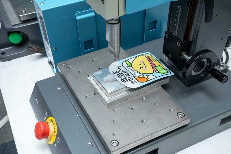 灵科超声波焊接