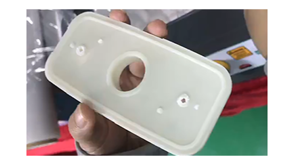 灵科-超声波塑焊机焊接车灯
